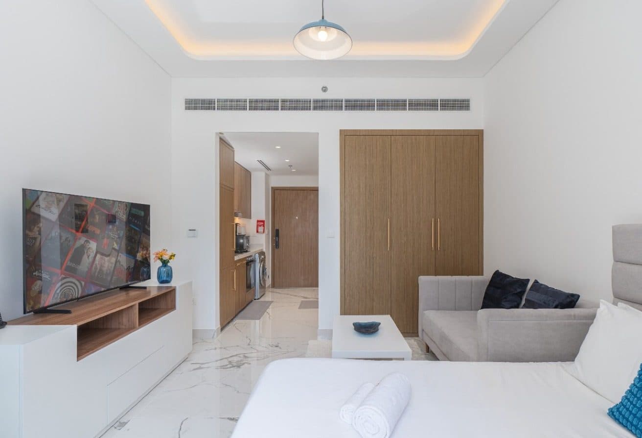 Spacious Studio with Balcony | Ready | Prime Area